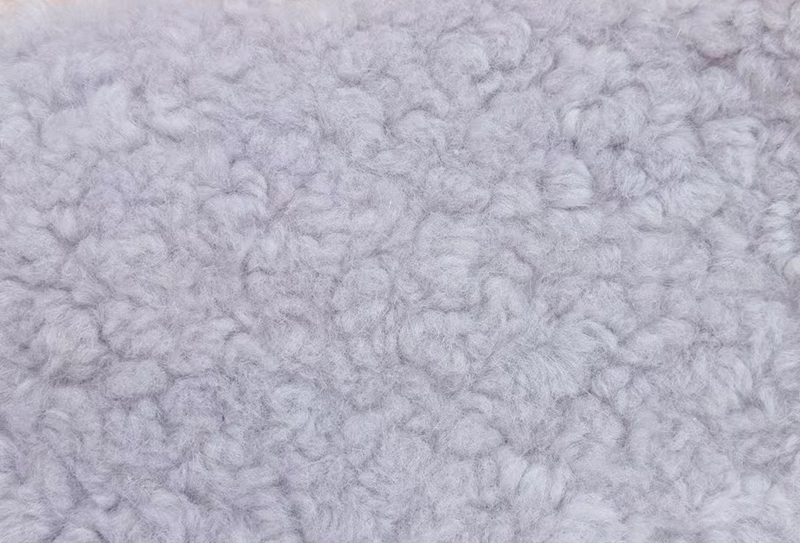 750 mg*160 cm Gardenia-Plüschstoff mit großen Partikeln 750 mg*160 cm Gardenia-Plüschstoff mit großen Partikeln