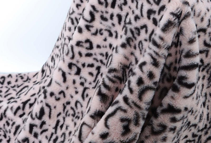 500 mg * 160 cm Plüschstoff mit Leopardenschlaufen-Kaninchenfellmuster 500 mg * 160 cm Plüschstoff mit Leopardenschlaufen-Kaninchenfellmuster