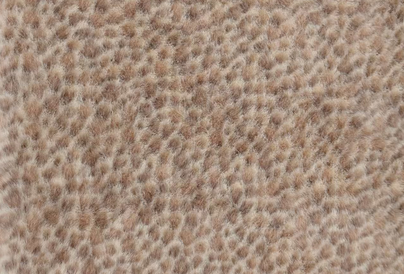 160 mm breiter Kunstnerzstoff mit europäischem Nerzdruck und Leopardenmuster 160 mm breiter Kunstnerzstoff mit europäischem Nerzdruck und Leopardenmuster