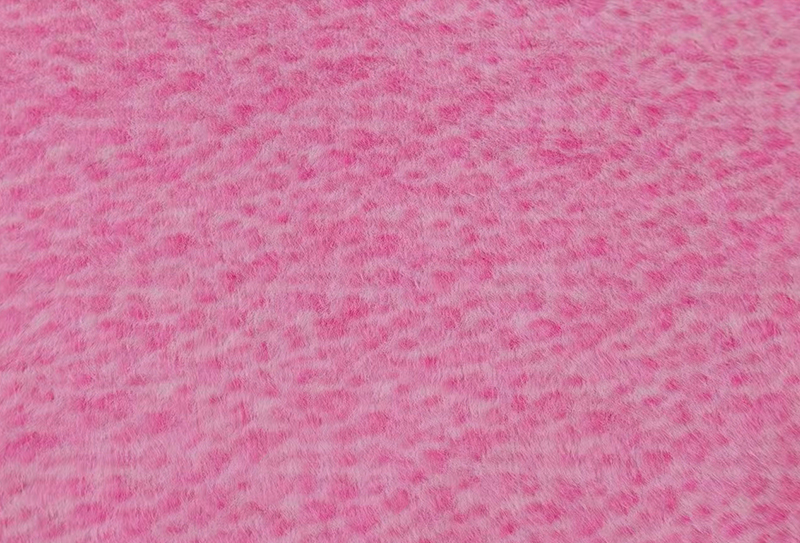 160 mm breiter Kunstnerzstoff mit europäischem Nerzdruck und Leopardenmuster 160 mm breiter Kunstnerzstoff mit europäischem Nerzdruck und Leopardenmuster