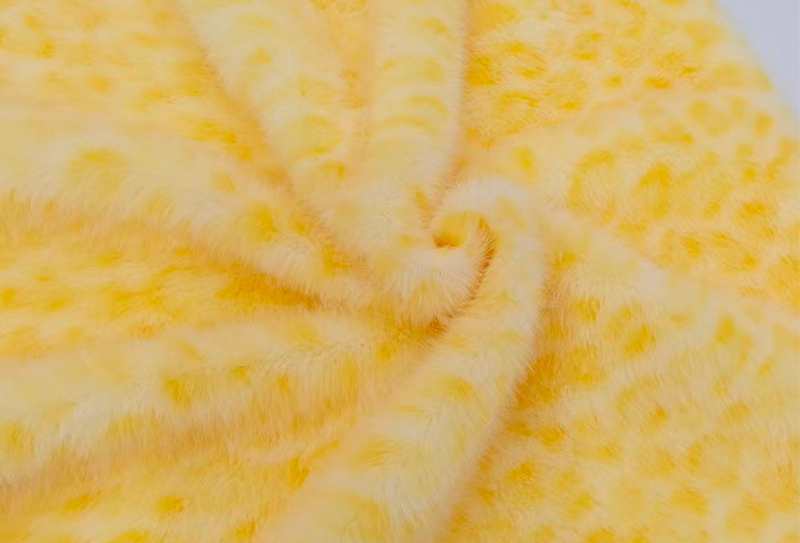 160 mm breiter Kunstnerzstoff mit europäischem Nerzdruck und Leopardenmuster 160 mm breiter Kunstnerzstoff mit europäischem Nerzdruck und Leopardenmuster